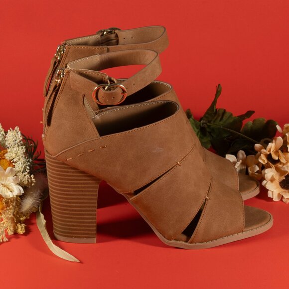 Qupid Ankle Booties Block Heel Peep Toe Side Buckle Color Brown Womens Size 7 - Picture 3 of 12